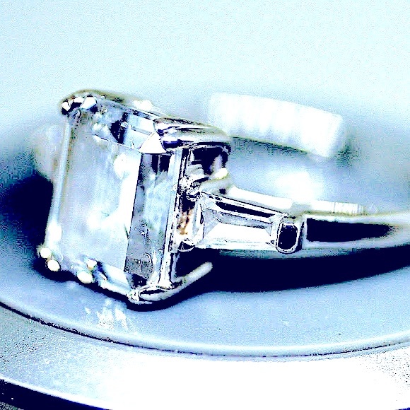 Diamonelle Jewelry - 925 Sterling Silver Diamonelle Simulated 3 Diamond Ring Size 8